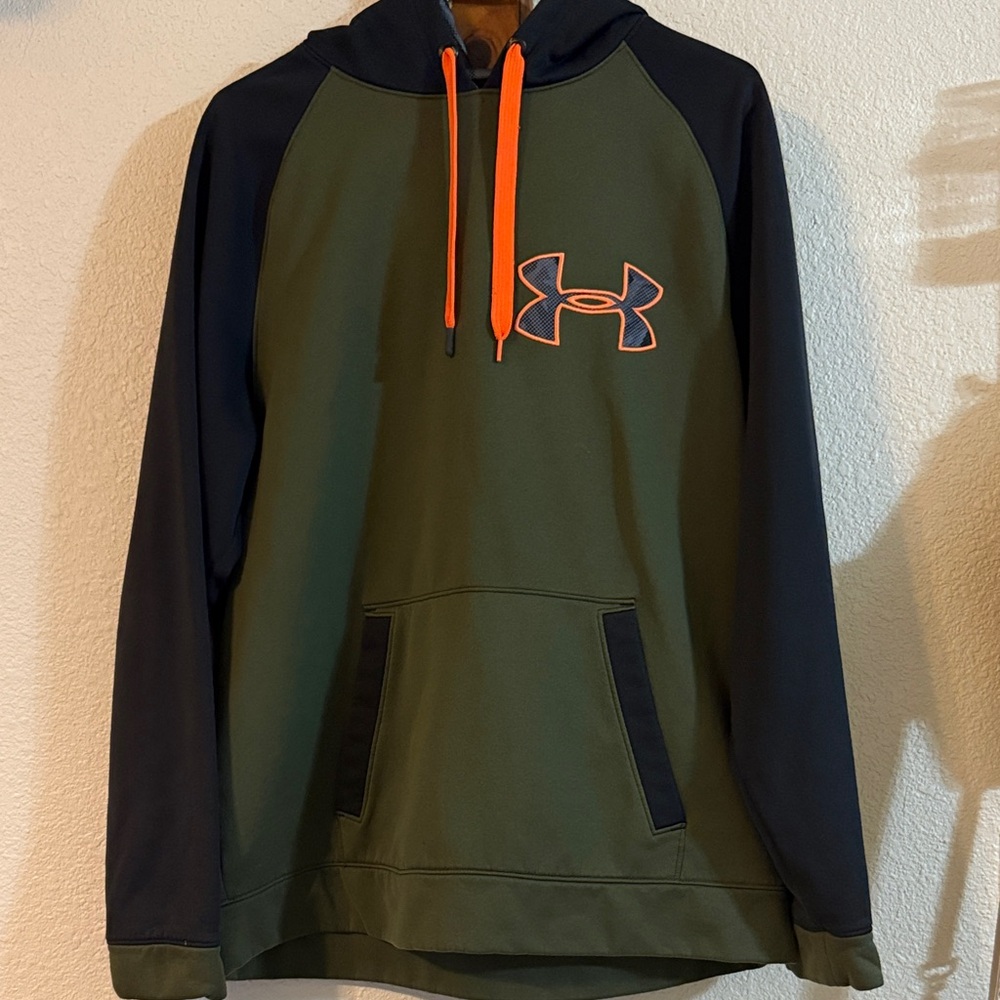 Under Armour Men's Green and Black Hoodie - size medium